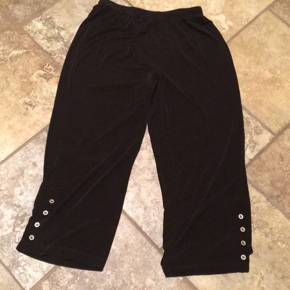 DONATED Chico’s Travelers 🧳 SZ 1 - Picture 3 of 6